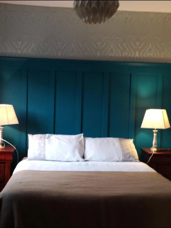 Westhouse Café guest room 3